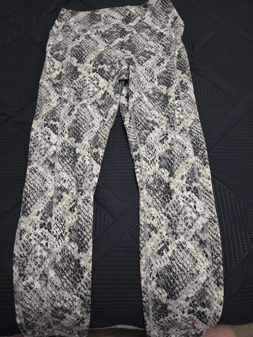 PINK Victoria's Secret Black & White Snake Print Leggings